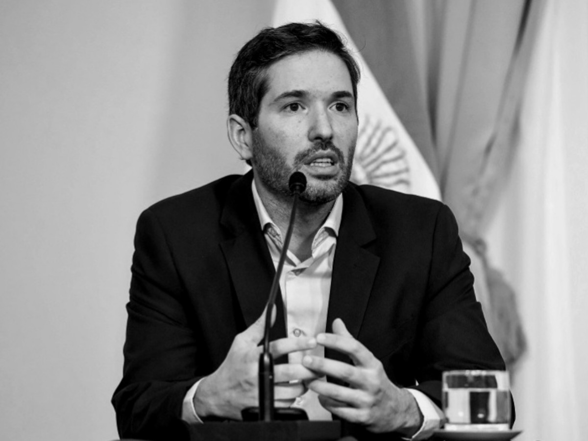 Martín Müller: A la Nación entre críticas de ambos lados